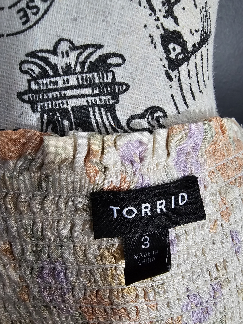 torrid Cream Floral Tie-Front Tank Top - Picture 6 of 7